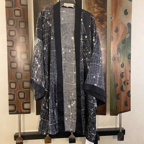 NWT Fred Segal black white and blue Star Map print, size XS/S, 100% silk robe - Picture 3 of 8